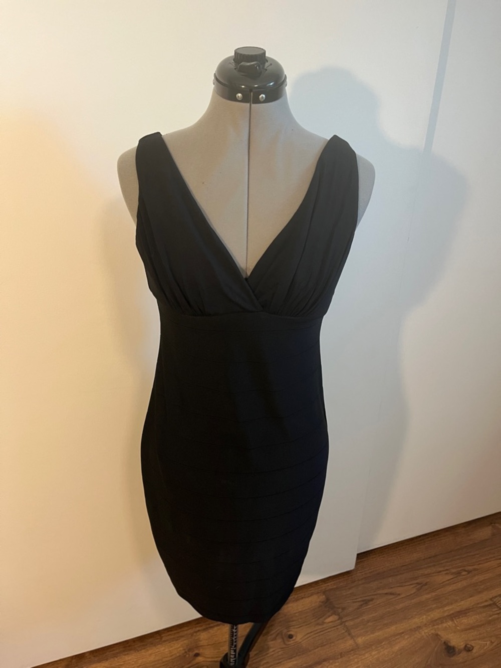 Tart Collections Black Sleeveless V-Neck Midi Dress